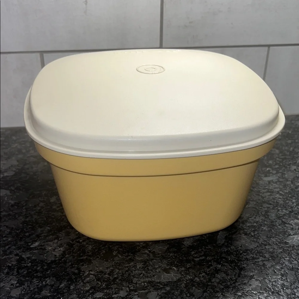 Vintage Tupperware Steam-N-Store Harvest Gold and white. NWOT